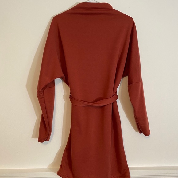 Pretty Little Thing sweater dress - Picture 2 of 5